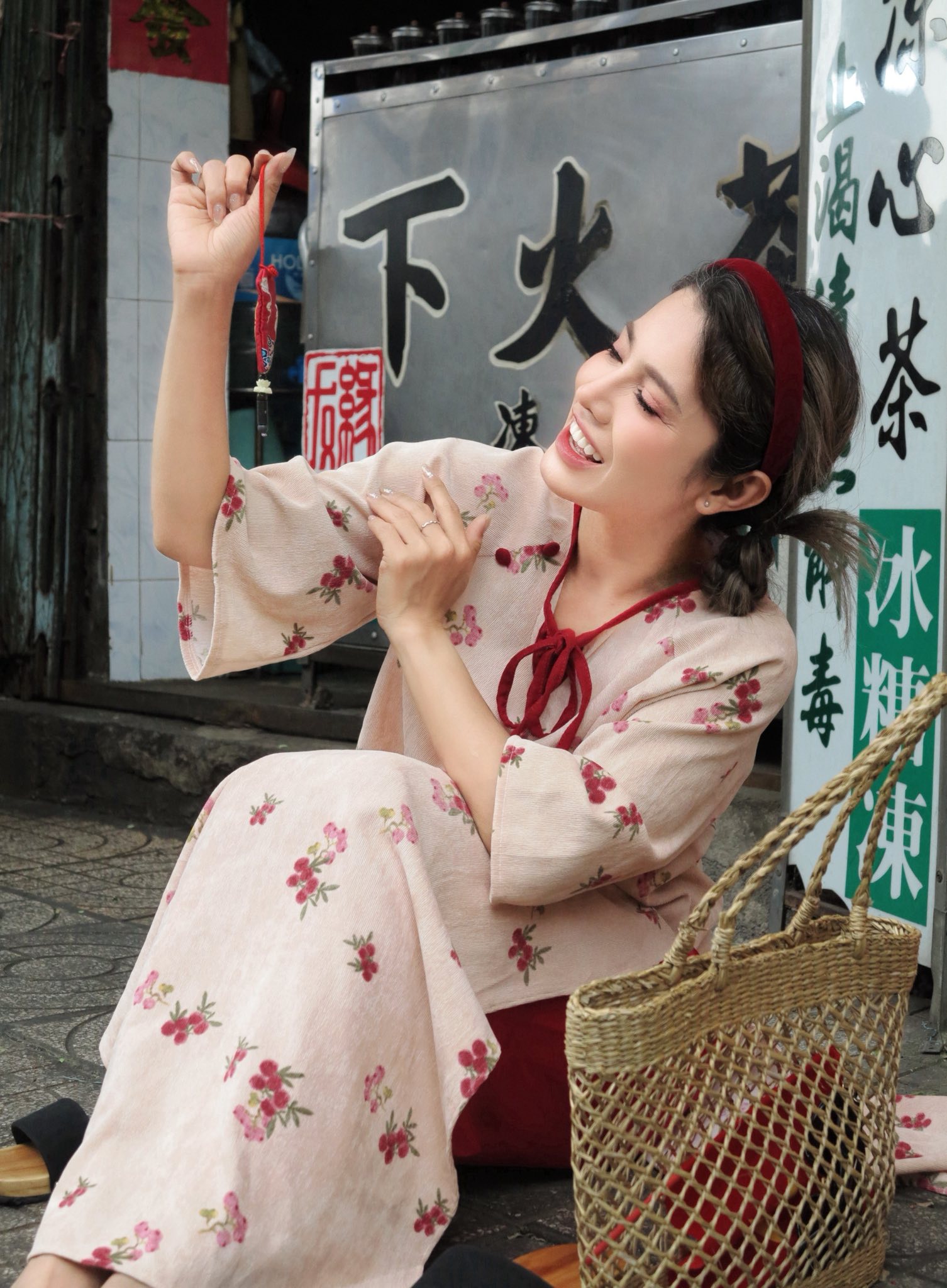 Tiệm nước sâm trăm tuổi ở Chợ Lớn thu hút giới trẻ đến chụp ảnh Tết - 7