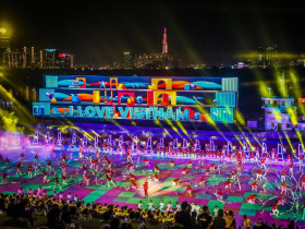  - Văn hóa là “năng lượng gốc”, con người là trung tâm của mọi chiến lược phát triển