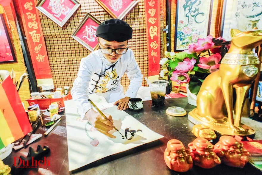 Tháo dỡ trụ sở Trung tâm Dịch vụ Việc làm Thanh niên thi công Lễ hội Tết Việt - 10