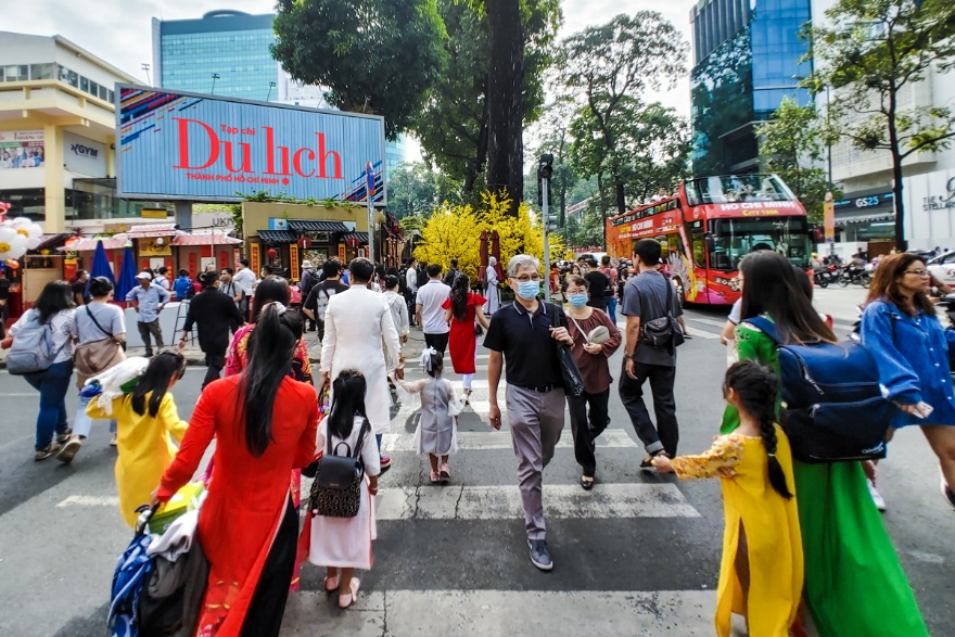 Tháo dỡ trụ sở Trung tâm Dịch vụ Việc làm Thanh niên thi công Lễ hội Tết Việt - 9