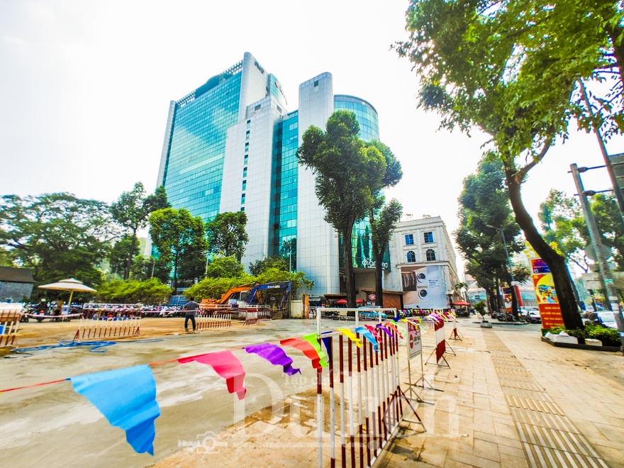 Tháo dỡ trụ sở Trung tâm Dịch vụ Việc làm Thanh niên thi công Lễ hội Tết Việt - 2