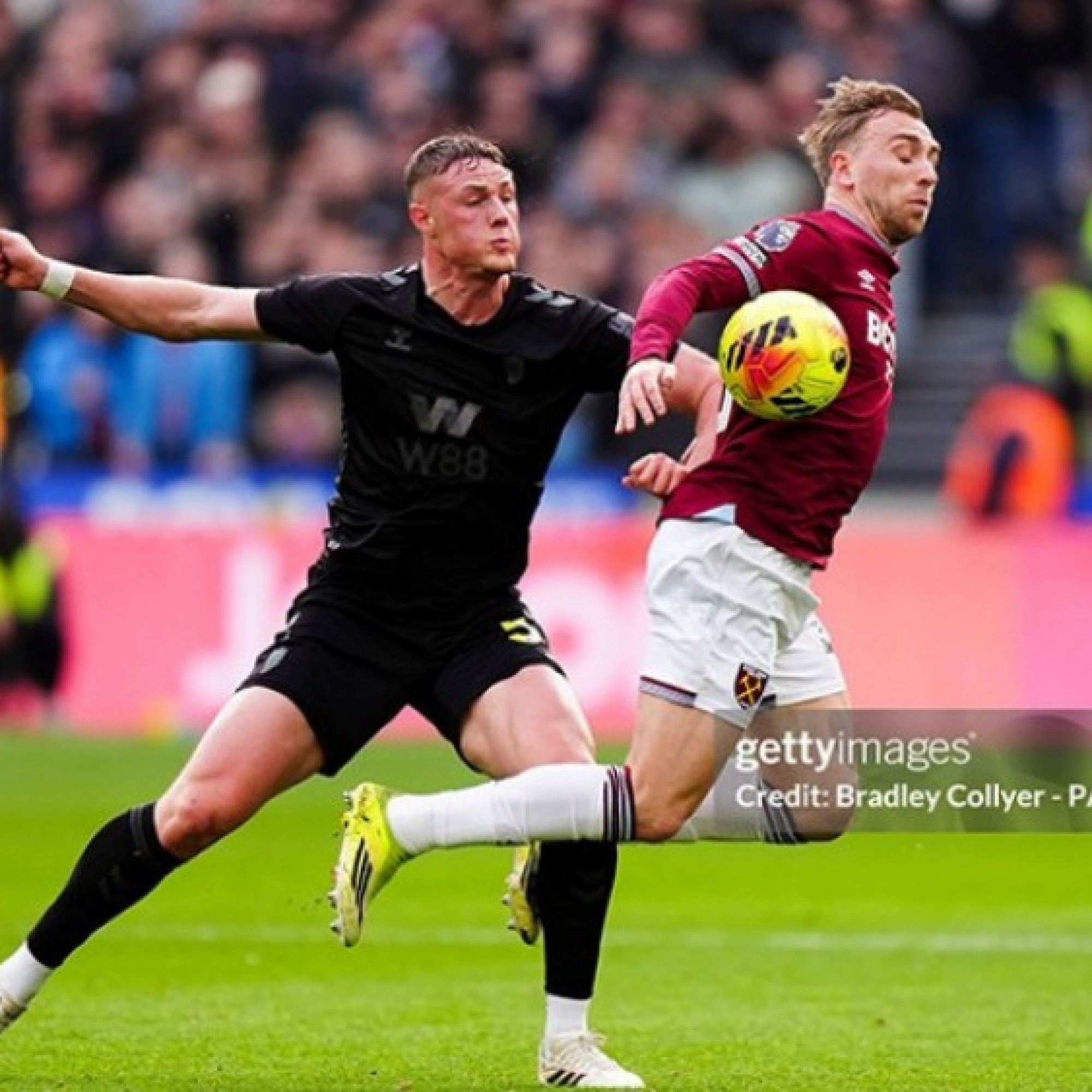  - Video bóng đá West Ham - Sunderland: Bùng nổ hiệp 1, thắp sáng hy vọng trụ hạng (Ngoại hạng Anh)