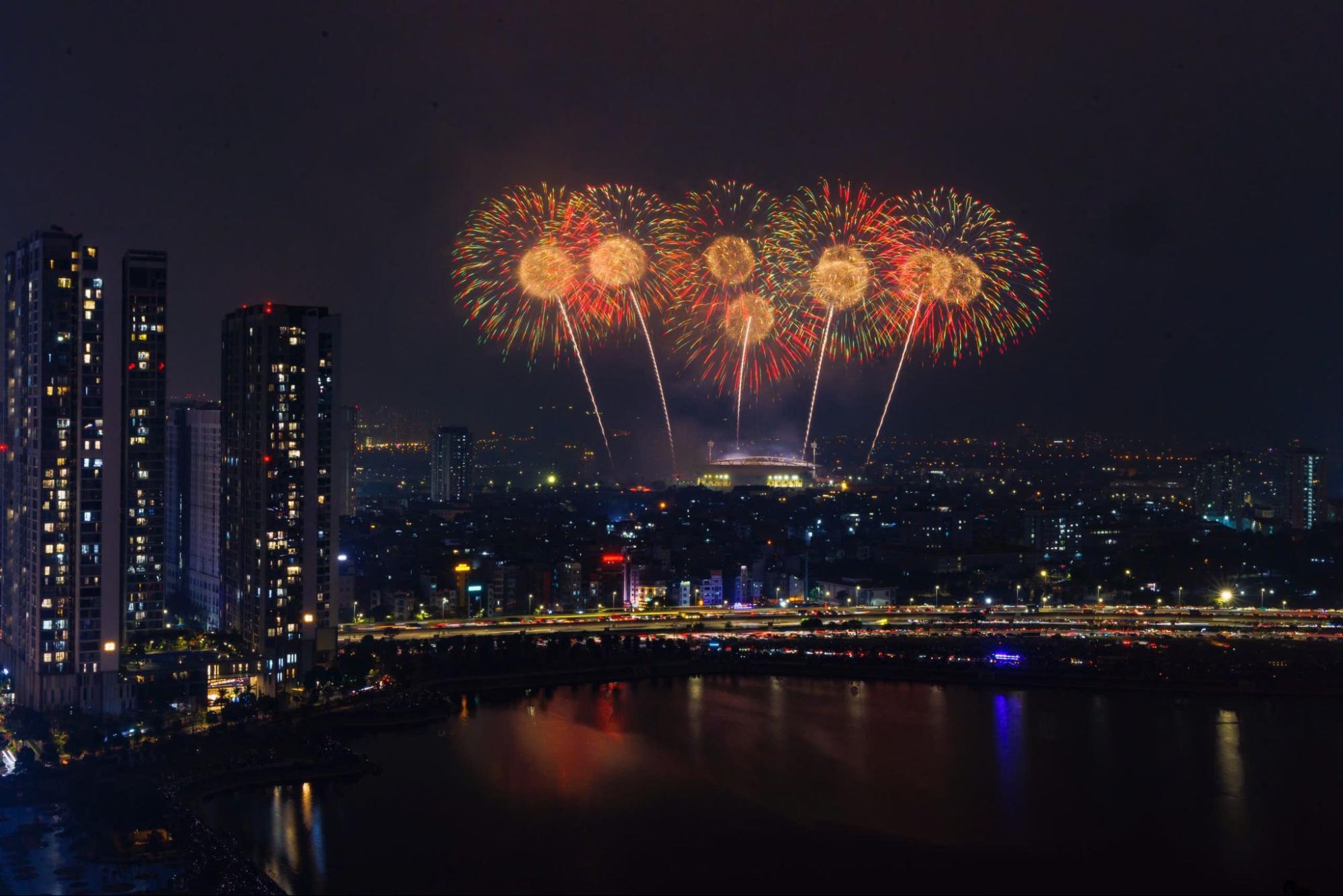Đại tiệc pháo hoa thắp sáng đêm Hà Nội - 8