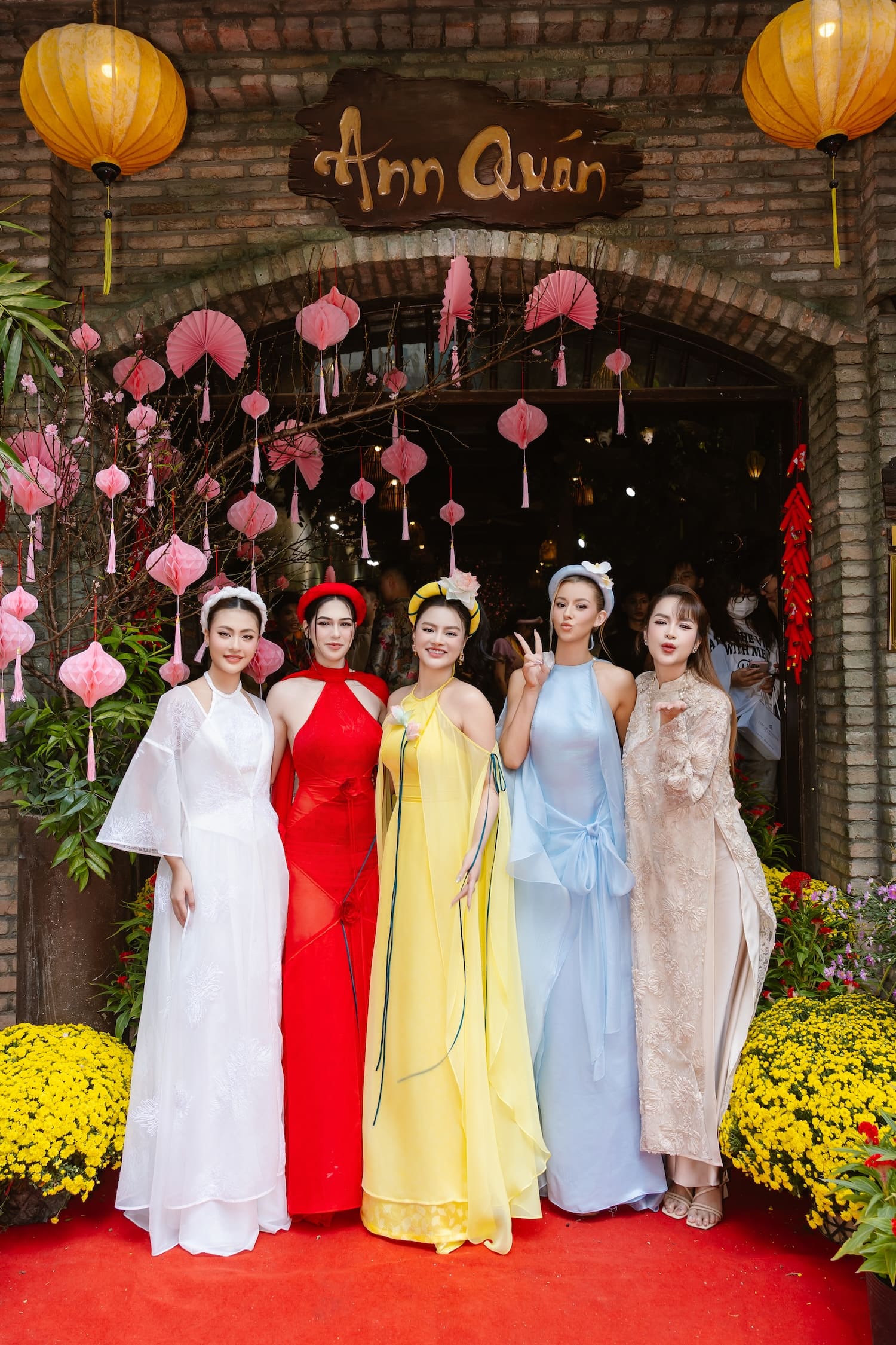 Miss Cosmo 2025 Yolina Lindquist hoá thân thành nàng thơ, hào hứng với trò chơi dân gian Việt Nam - 3