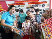 Khi 'phiên chợ yêu thương' sưởi ấm Tết 2026 tại TP.HCM