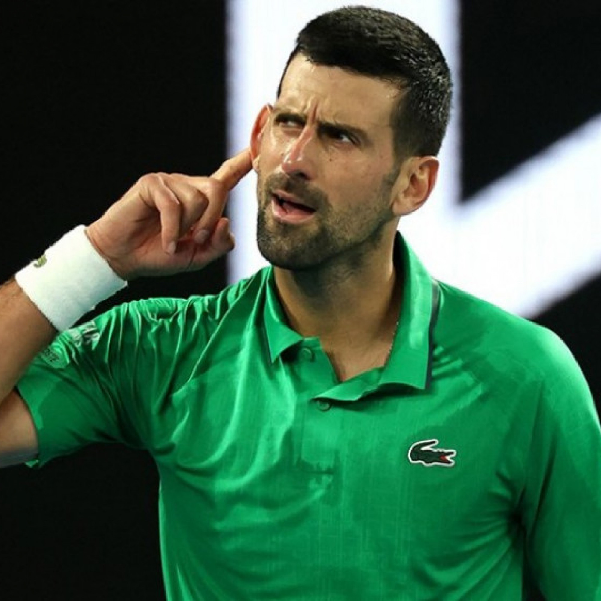  - Nóng nhất thể thao sáng 25/1: Djokovic san bằng kỷ lục của Federer ở Australian Open