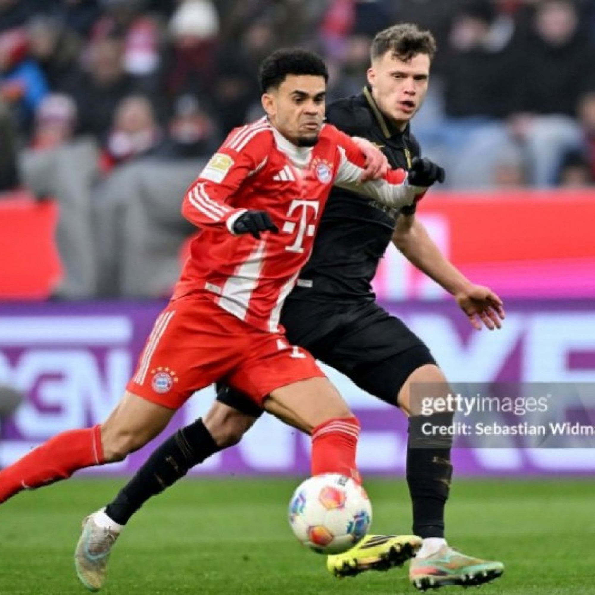  - Video bóng đá Bayern Munich - Augsburg: Ngược dòng khó tin (Bundesliga)