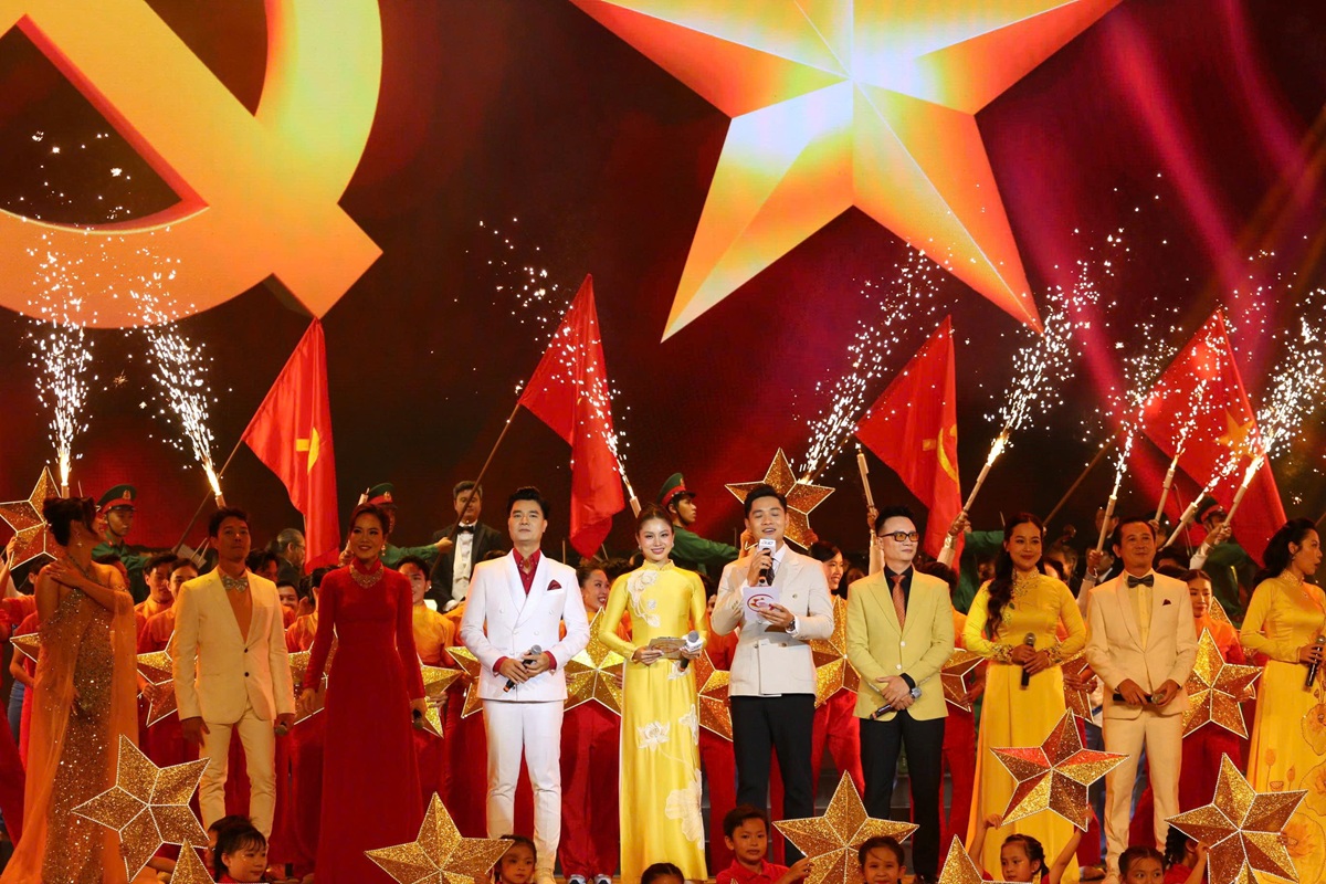 Đêm nghệ thuật tại TPHCM chào mừng thành công Đại hội XIV của Đảng - 7