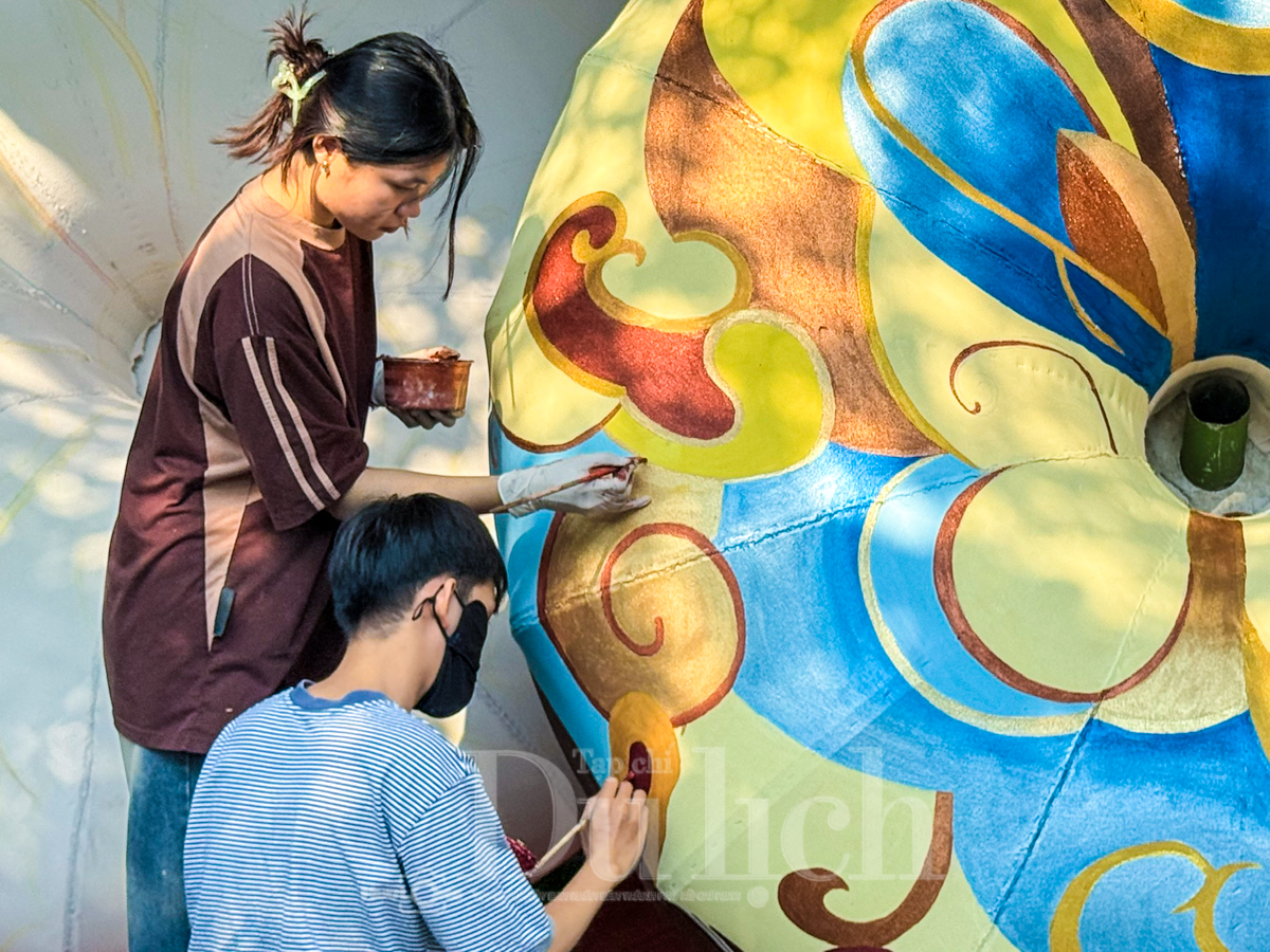 Ngắm dàn ‘siêu mã’ dần lộ diện tại các xưởng chế tác Đường hoa Tết Bính Ngọ - 5