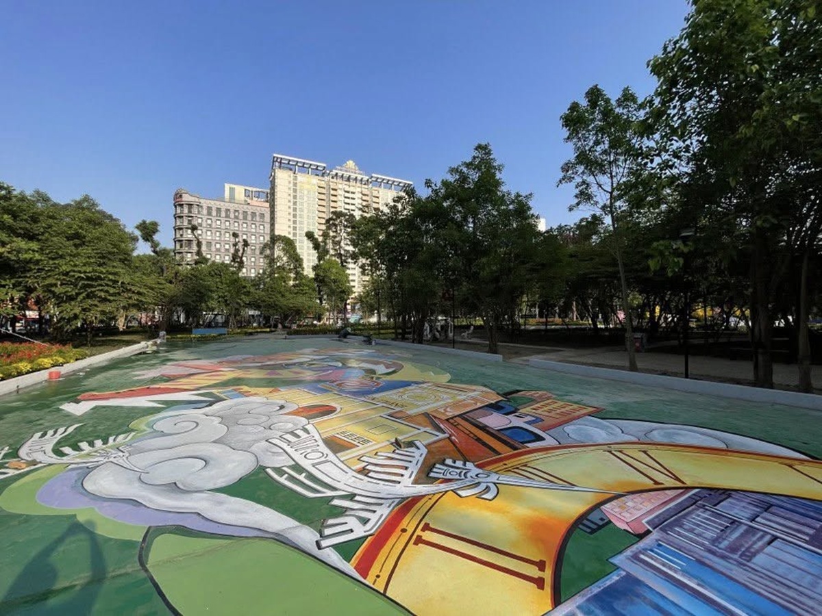 Người dân TP HCM vui xuân trong công viên đầu tiên hình thành từ ‘đất vàng’ - 12