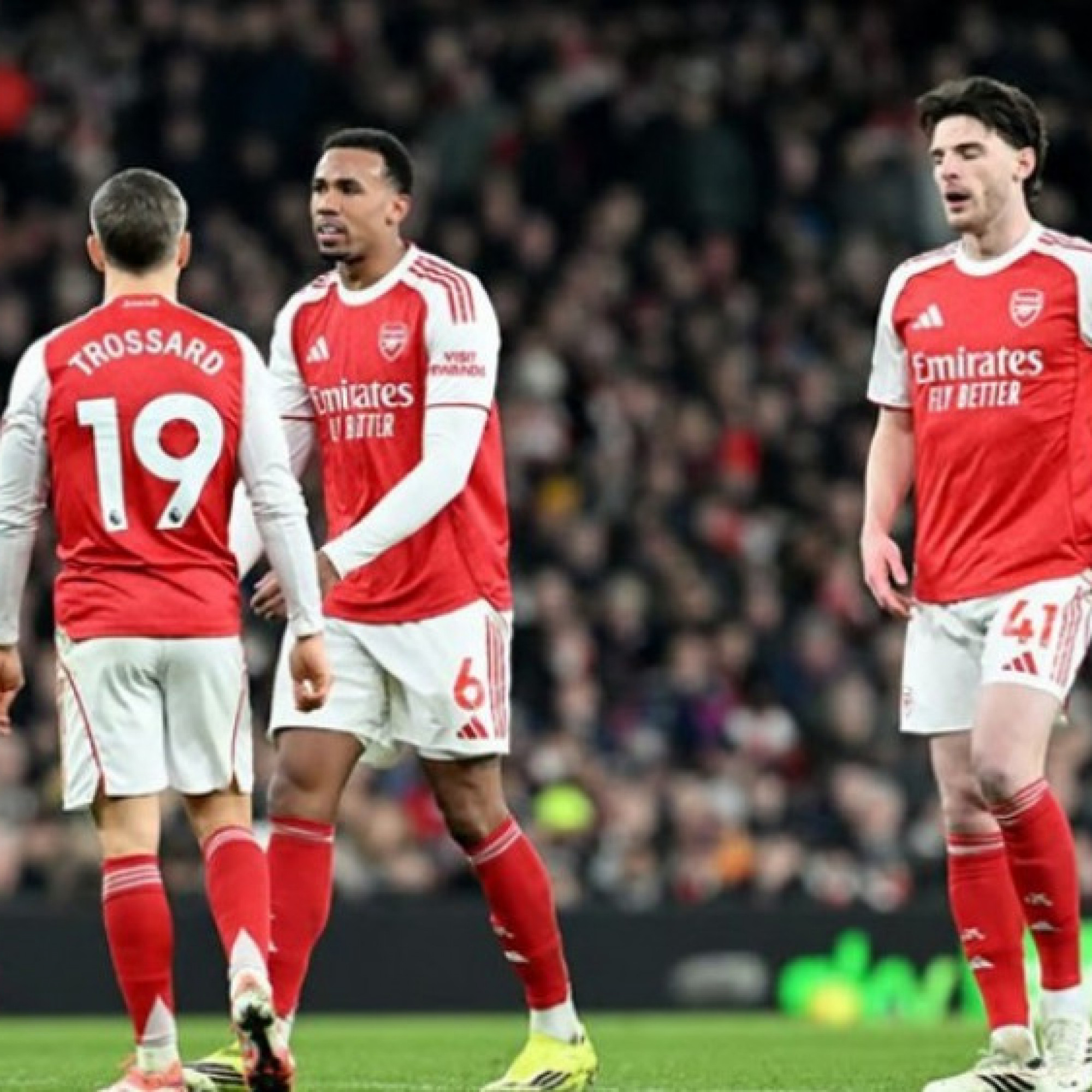  - Arsenal thua đau MU: Đòn giáng mạnh vào tham vọng vô địch Ngoại hạng Anh