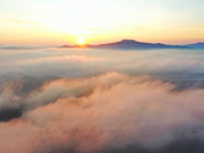 Bình minh sắc hồng giữa đại ngàn Măng Đen