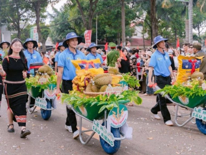Lễ hội sầu riêng ở Đắk Lắk có quy mô lớn hơn, nhiều sầu riêng độc đáo