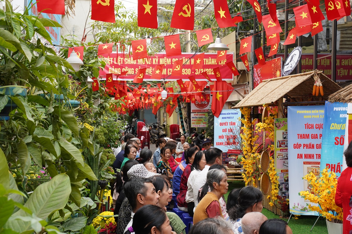 'Góc Tết' trong hẻm nhỏ, lan tỏa nghĩa tình - 5