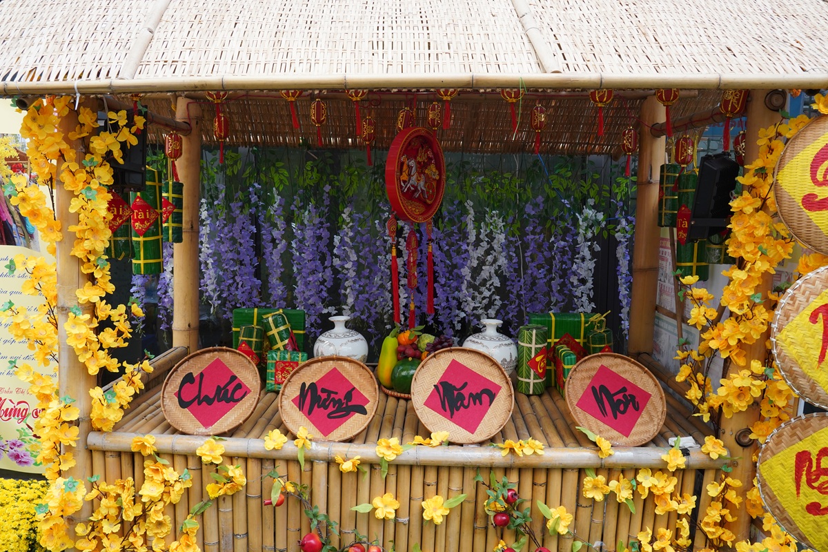 'Góc Tết' trong hẻm nhỏ, lan tỏa nghĩa tình - 10