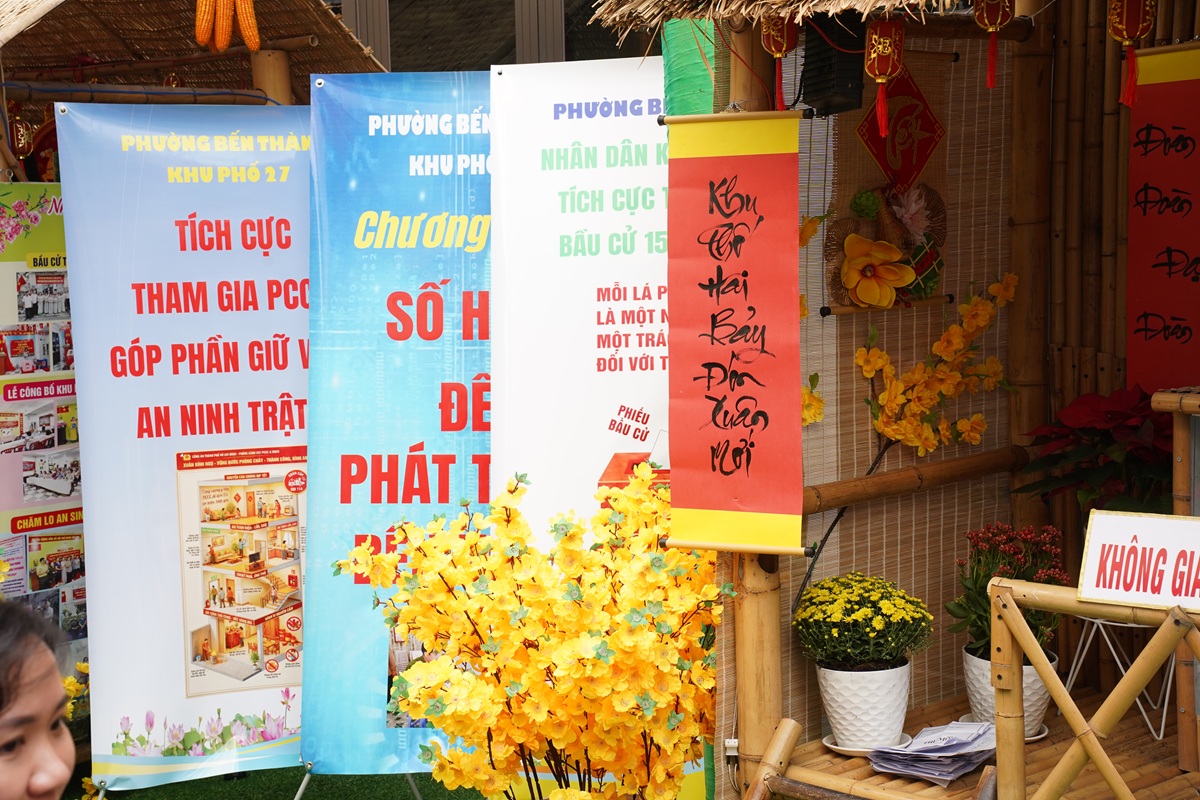 'Góc Tết' trong hẻm nhỏ, lan tỏa nghĩa tình - 13