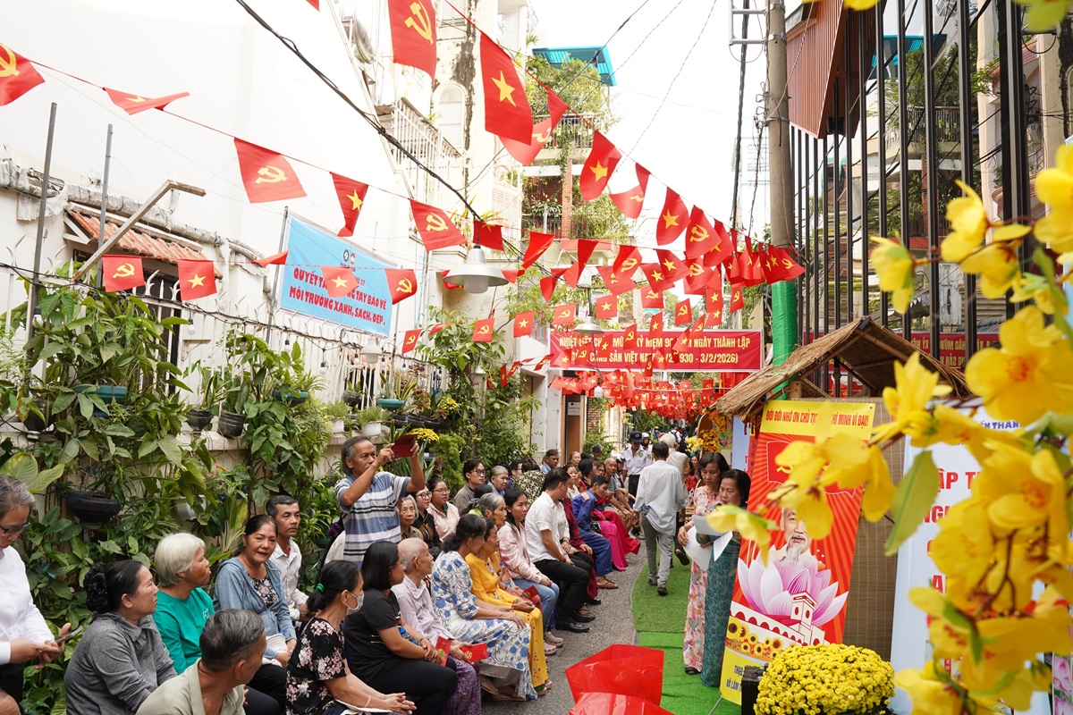 'Góc Tết' trong hẻm nhỏ, lan tỏa nghĩa tình - 14