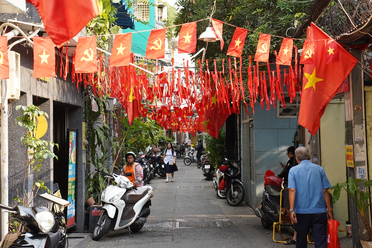 'Góc Tết' trong hẻm nhỏ, lan tỏa nghĩa tình - 2