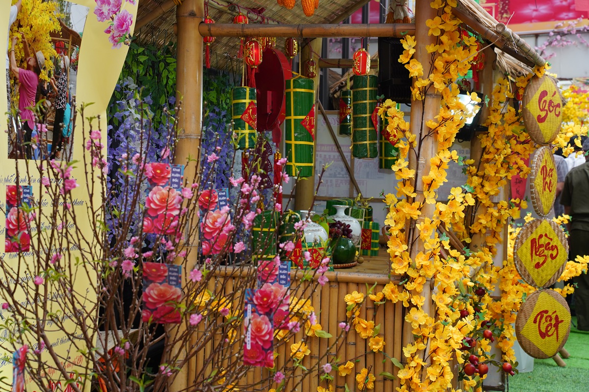 'Góc Tết' trong hẻm nhỏ, lan tỏa nghĩa tình - 7