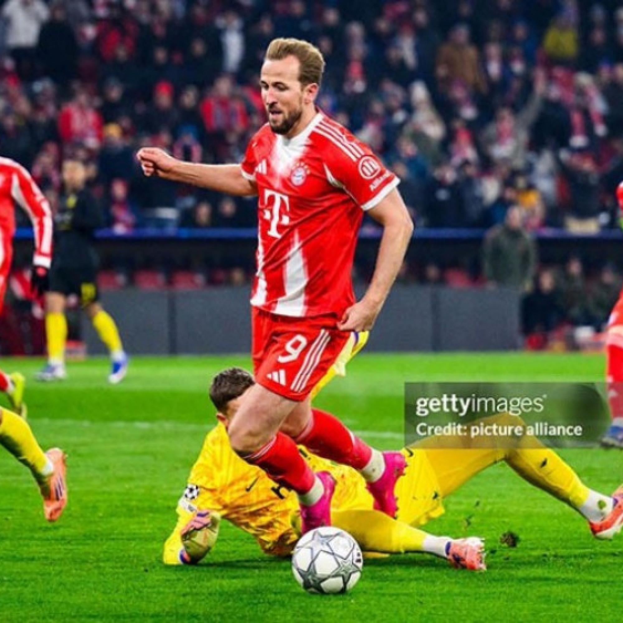  - Tin mới nhất bóng đá trưa 27/1: Lãnh đạo Bayern cập nhật hợp đồng của Harry Kane