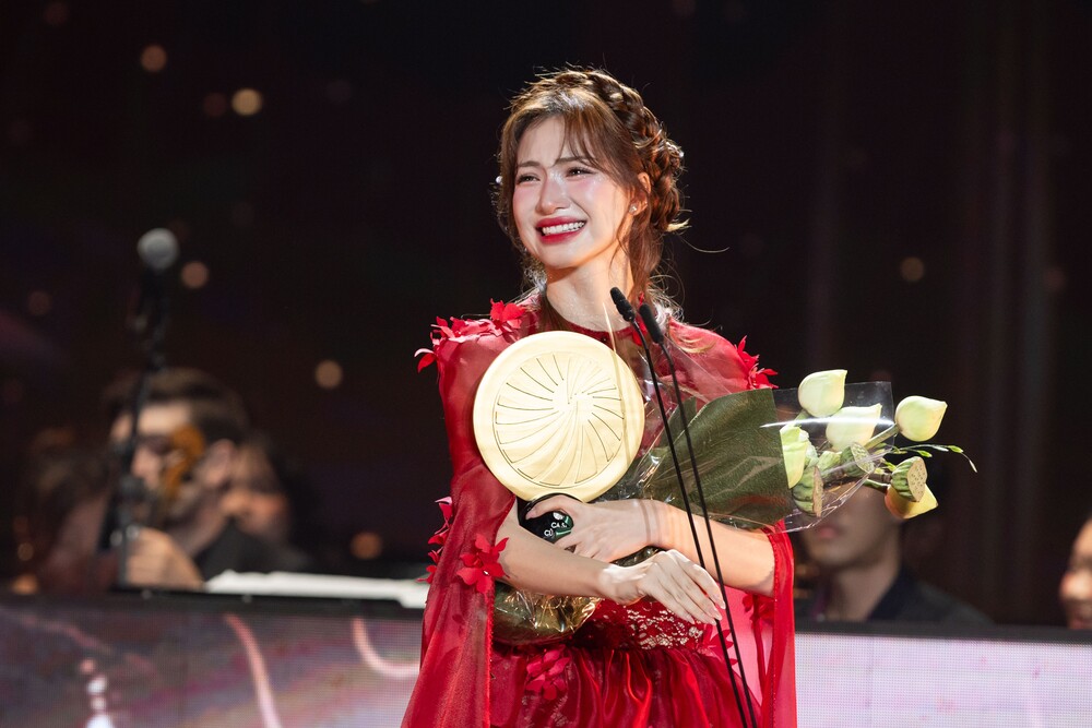 Hòa Minzy xúc động khi lập cú đúp tại Tinh hoa Việt 2025 - 1
