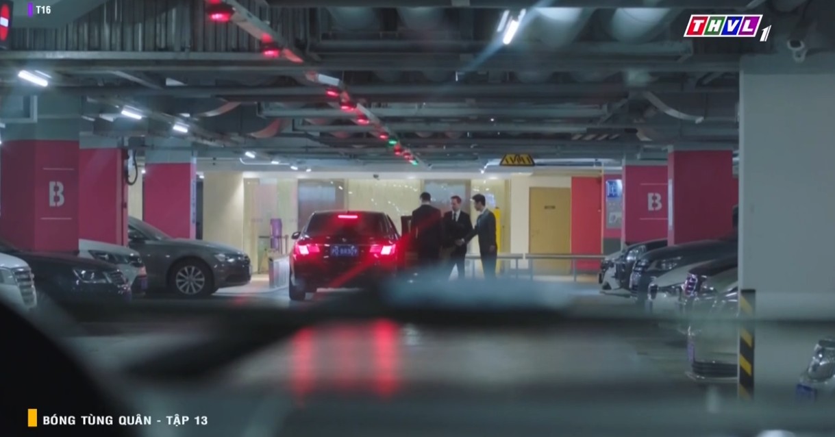 Phim “Bóng tùng quân”: Tôn Mỹ Tây bị chơi khăm khi làm nhiệm vụ điều tra, Lăng Thính ra mặt bảo vệ - 2