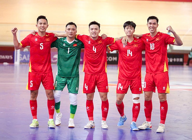 Futsal Việt Nam ngược dòng trước Kuwait, HLV người Argentina tiếc vì ghi có 5 bàn - 2