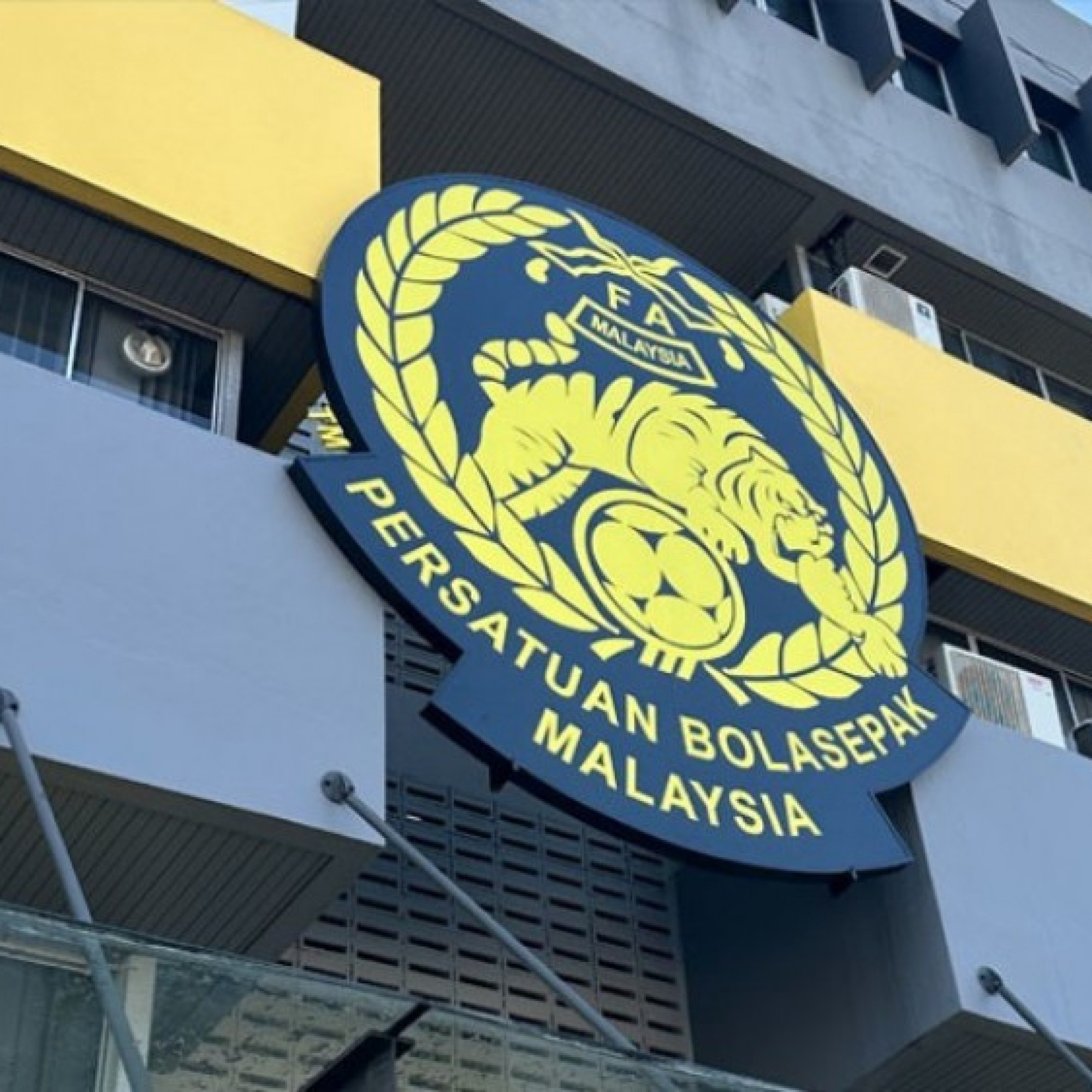  - Nóng: Toàn bộ quan chức LĐBĐ Malaysia từ chức vì bê bối nhập tịch chui