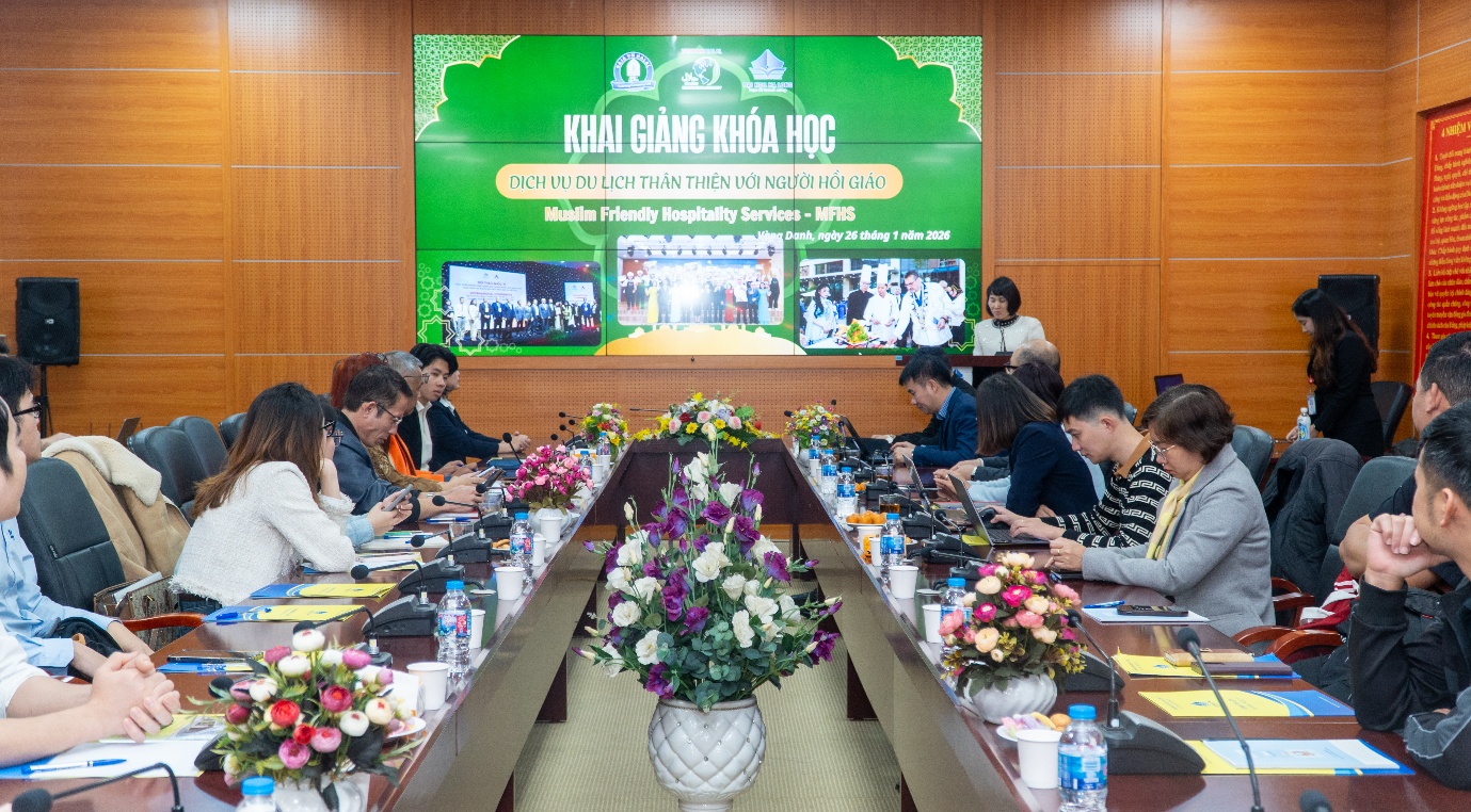 ĐH Hạ Long tổ chức đào tạo dịch vụ du lịch thân thiện với người Hồi giáo - 1