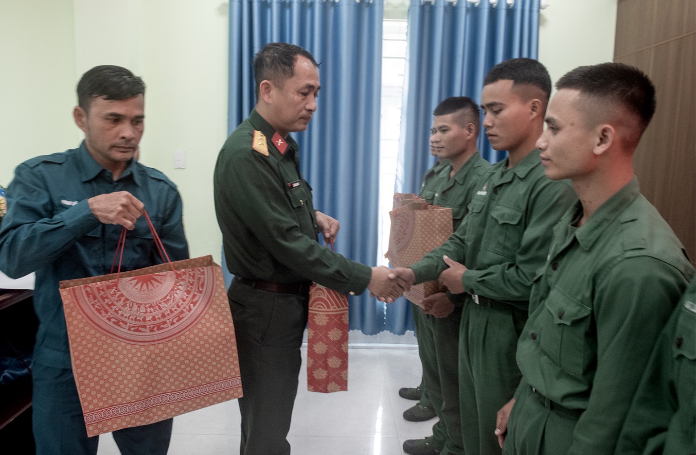 Tư vấn hỗ trợ việc làm cho quân nhân Quảng Ngãi hoàn thành nghĩa vụ trở về địa phương - 2