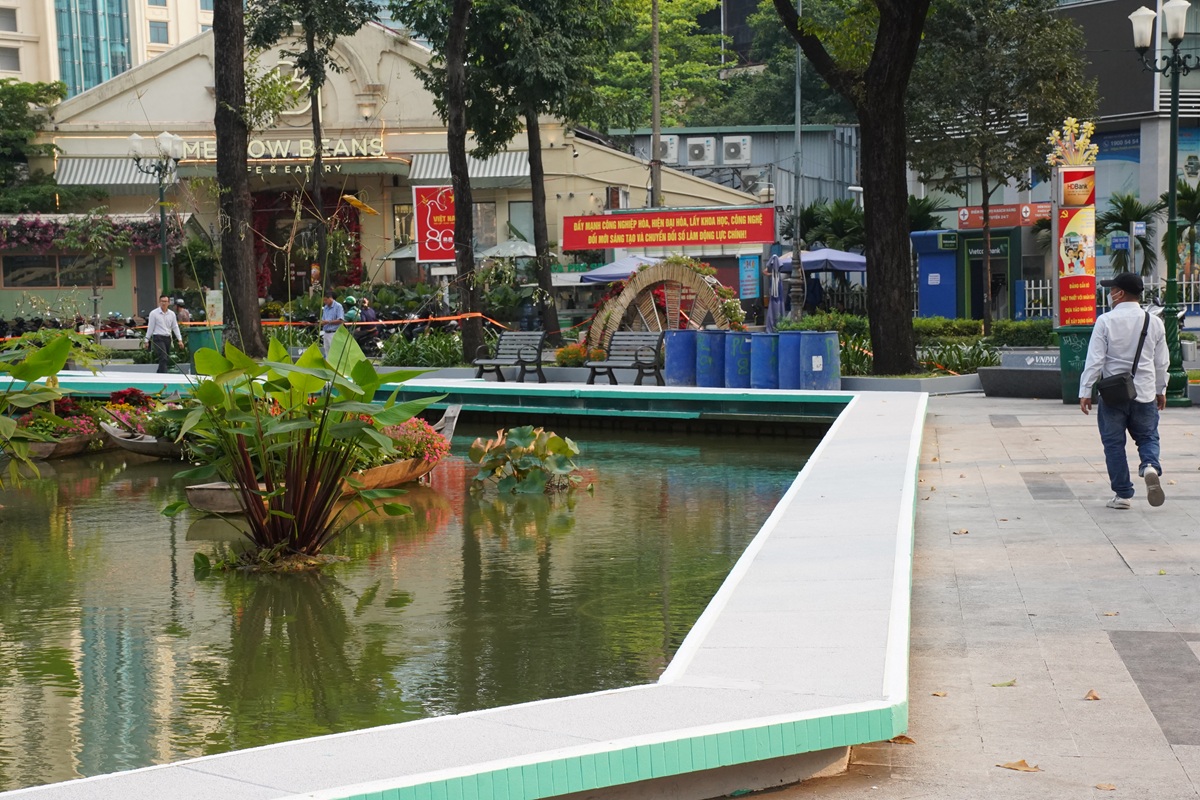 ho con rua khoac 'mau xanh ngoc' moi, hen ngay don nguoi dan check-in - 3