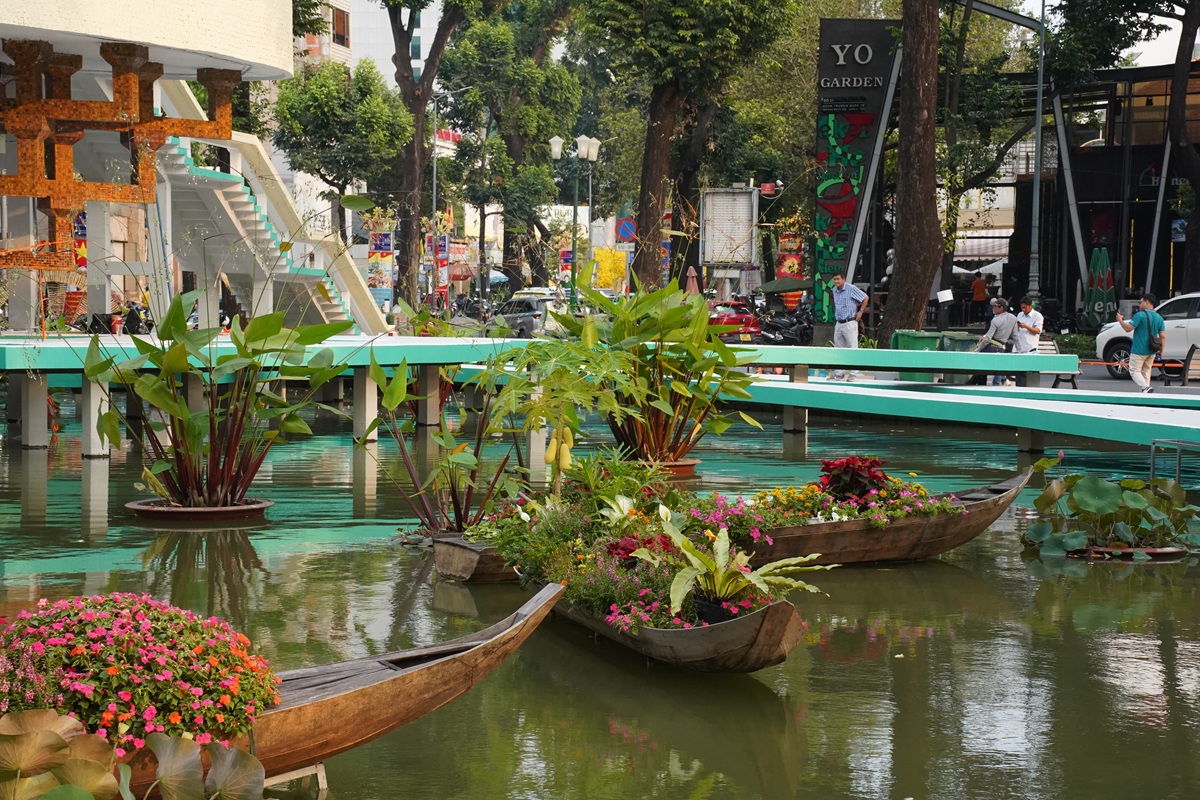 ho con rua khoac 'mau xanh ngoc' moi, hen ngay don nguoi dan check-in - 5