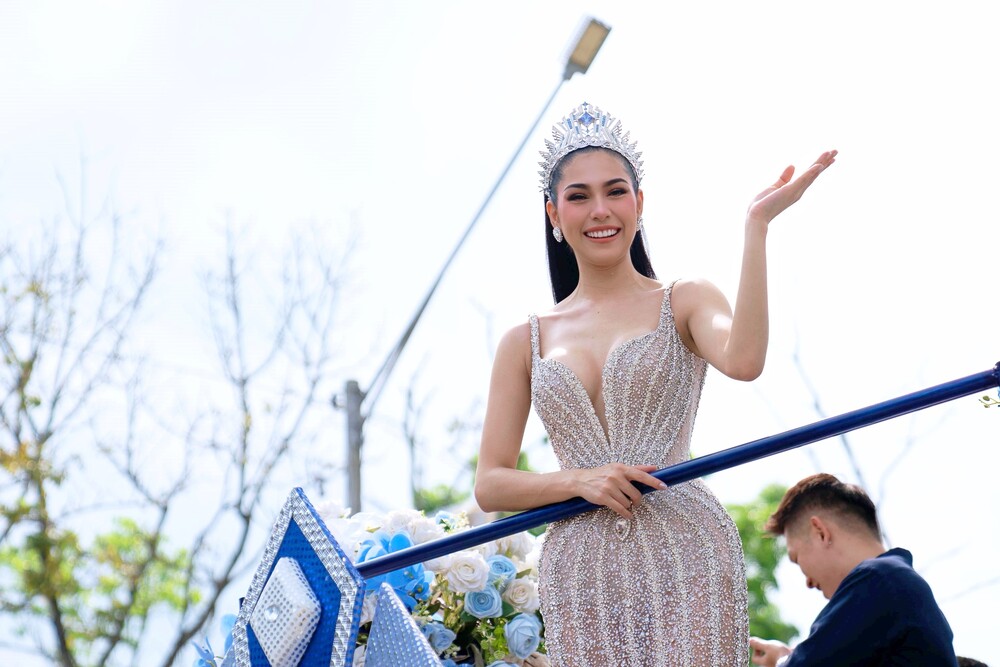 Người dân Philippines nồng nhiệt chào đón Á hậu Miss Cosmo 2025 trong chuyến homecoming - 3