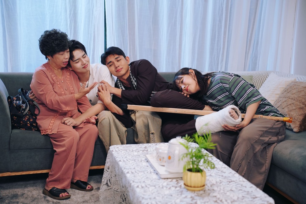 Duy Khánh “chơi lớn” rủ rê dàn Anh trai vượt ngàn chông gai Jun Phạm, BB Trần, Thiên Minh tham gia phim Tết - 2