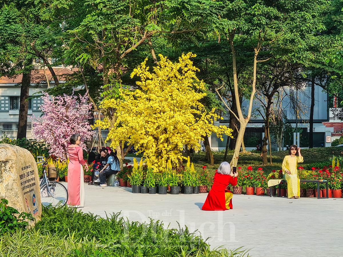 Thiên thần nhí xúng xính áo dài xuân thả dáng giữa khu ‘Rừng sinh thái trong lòng đô thị’ - 13