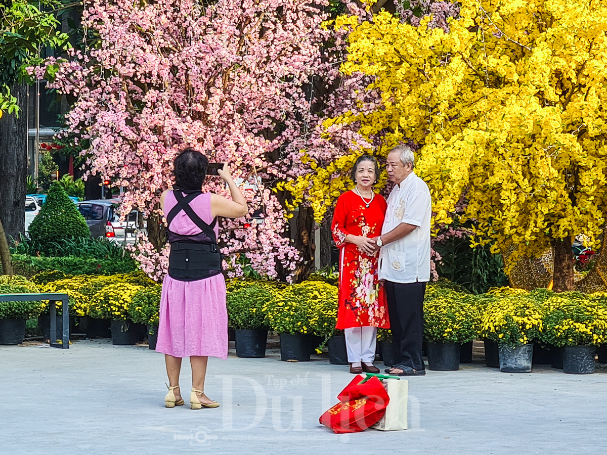 Thiên thần nhí xúng xính áo dài xuân thả dáng giữa khu ‘Rừng sinh thái trong lòng đô thị’ - 12