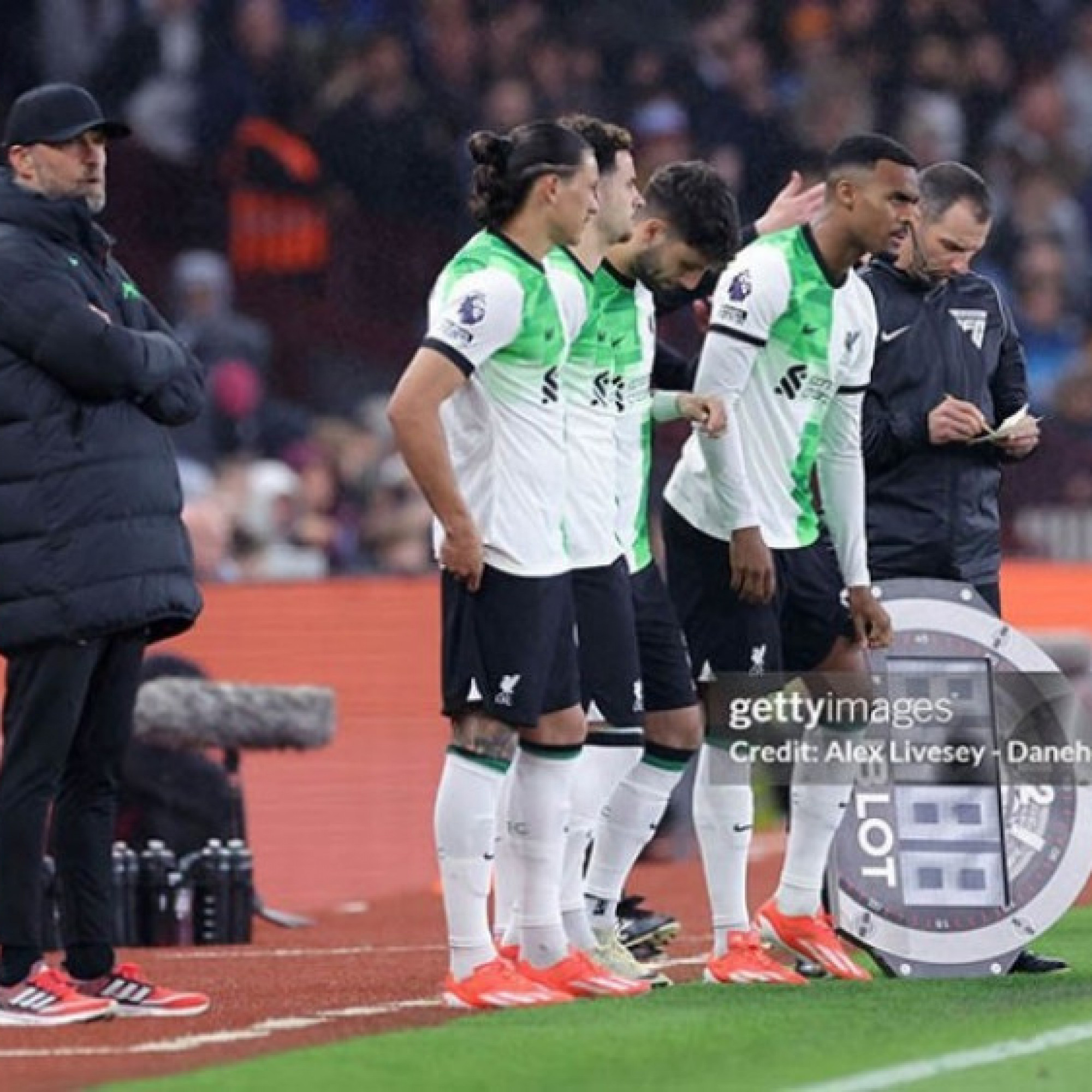  - HLV Klopp xác nhận trở lại Liverpool, bỏ ngỏ khả năng ngồi ghế nóng thay Slot