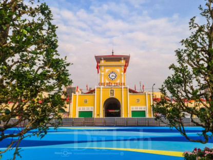 Suy ngẫm - 'Biển xanh' vẫy gọi giữa lòng phố: chợ Bến Thành khoác áo mới chờ khách check-in