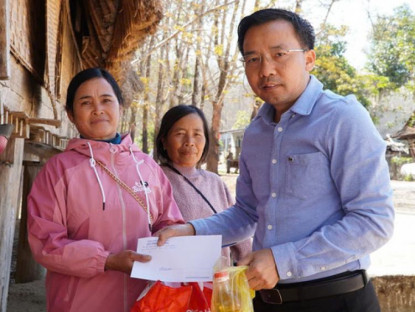  - Sở Công thương Quảng Ngãi tặng quà Tết cho 100 hộ dân vùng ảnh hưởng thiên tai