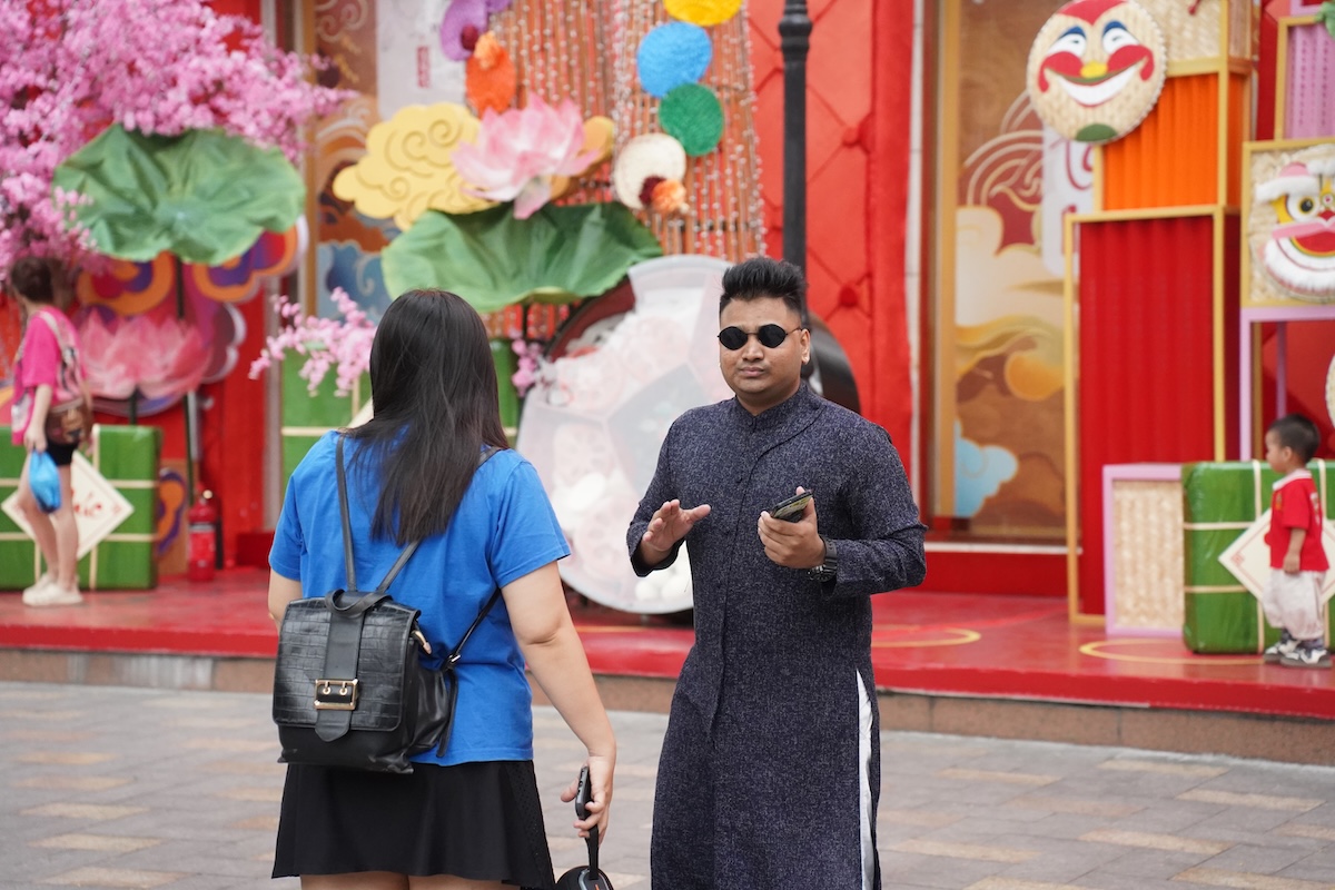 Du khách quốc tế "chạm" vào văn hóa Việt khi đến TP.HCM ngày giáp Tết - 4