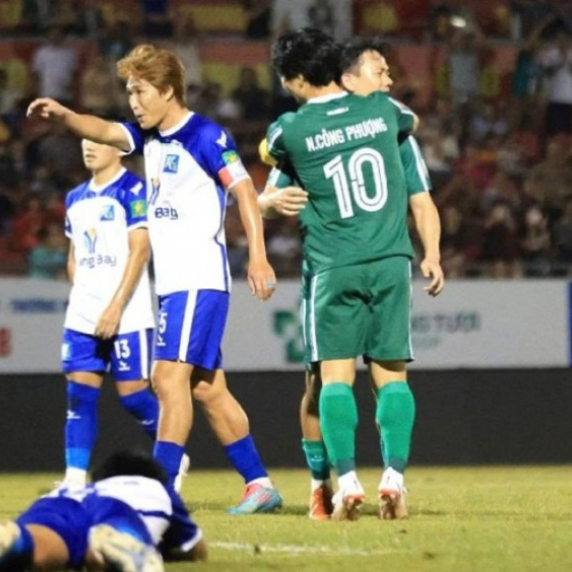 Video bóng đá Đồng Nai - Khánh Hòa: Công Phượng tái xuất, ngược dòng ấn tượng (Hạng Nhất quốc gia)