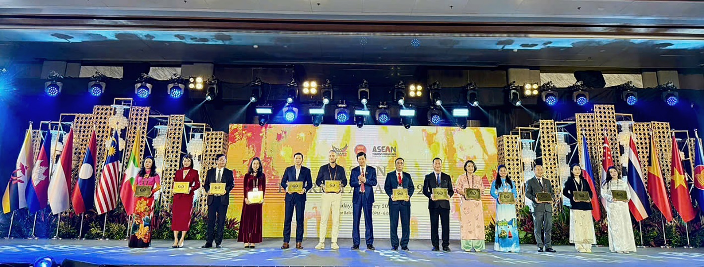 pho bien quy nhon duoc vinh danh la do thi du lich sach asean - 1