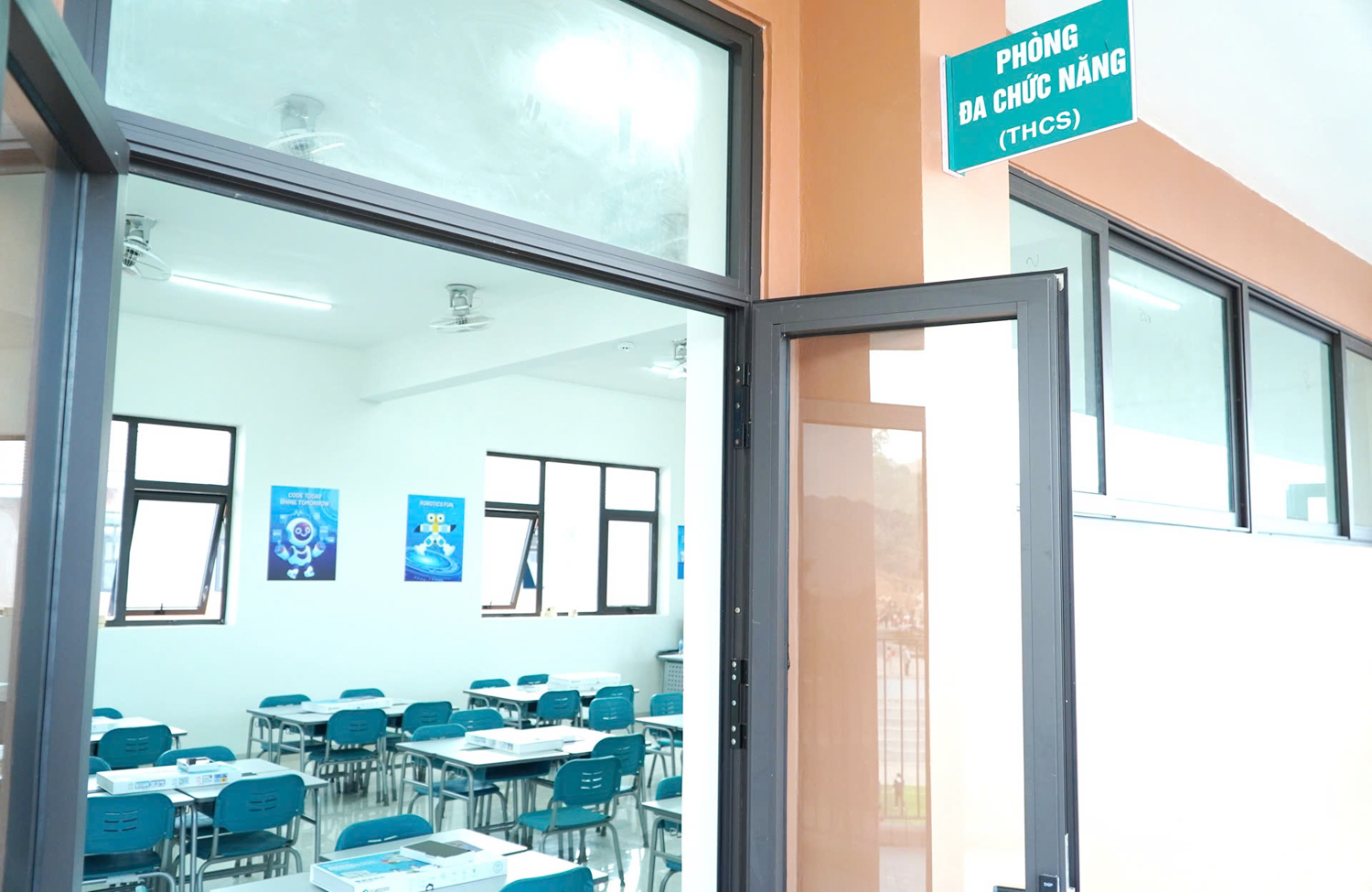 Cận cảnh phòng học '5 sao' tại trường liên cấp chuẩn quốc tế đầu tiên vùng biên giới Điện Biên - 4