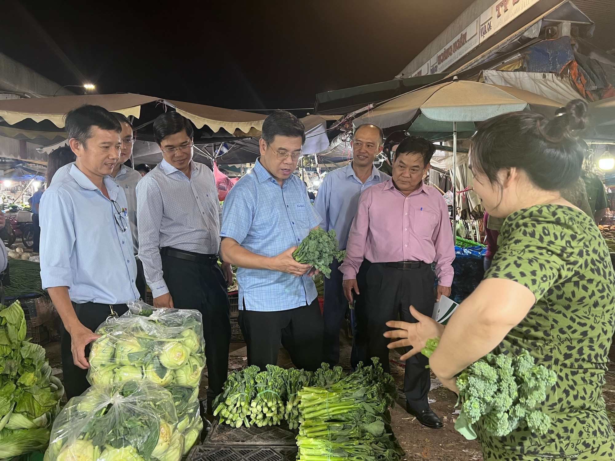 Kiểm tra ba chợ đầu mối TP.HCM, bảo đảm nguồn hàng Tết Bính Ngọ 2026 - 1