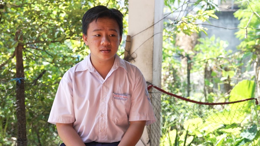 Vân Trang, Huy Khánh xúc động khi trở lại Mái ấm gia đình Việt, sẻ chia cùng những mảnh đời kém may mắn - 5