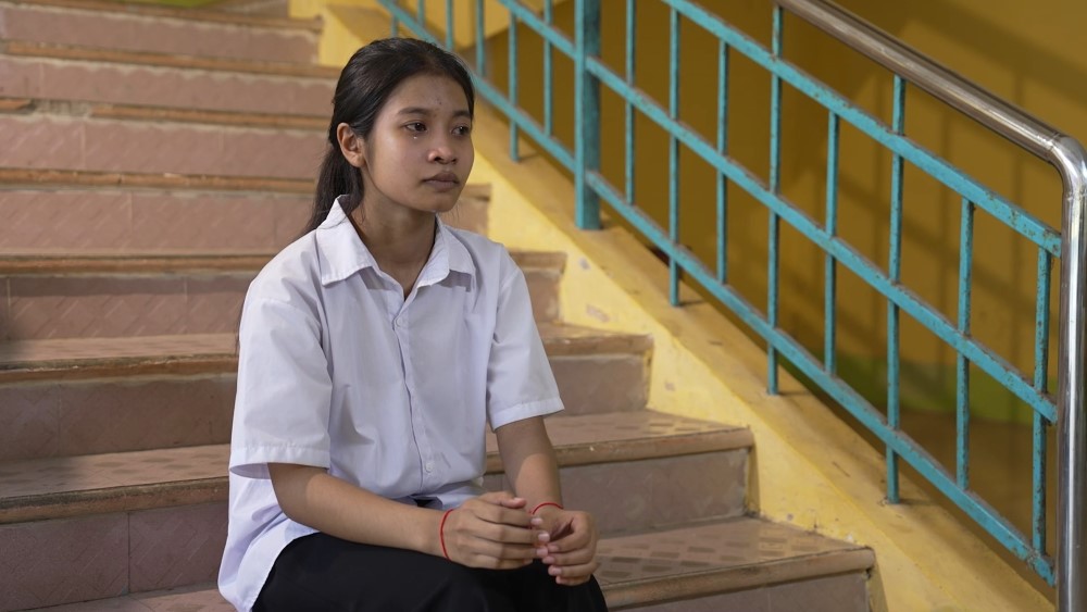 MC Thanh Thảo, Huy Khánh và Vân Trang nghẹn lòng trước hoàn cảnh cô bé mất mẹ, sống cùng ông bà đã lớn tuổi - 1