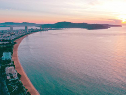  - Phố biển Quy Nhơn được vinh danh là Đô thị Du lịch sạch ASEAN