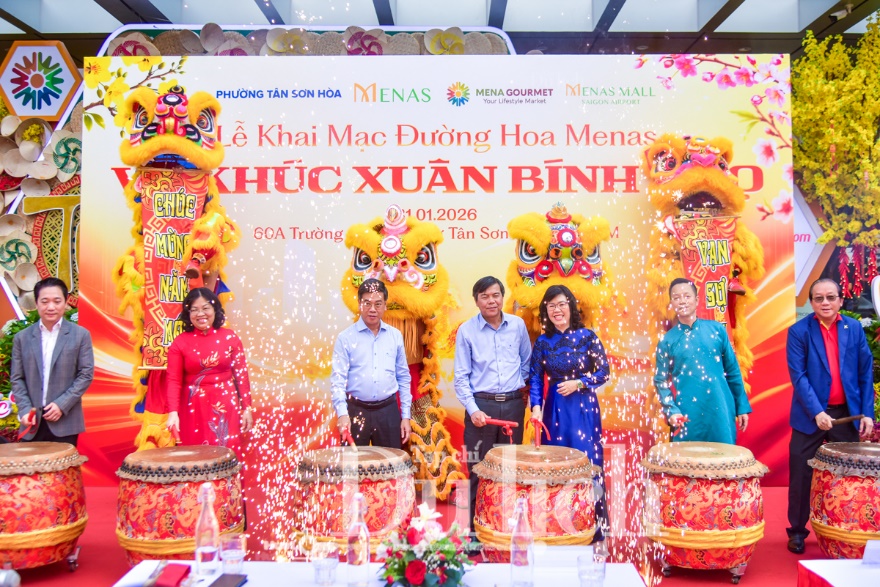 Thánh Gióng vươn mình giữa “Vũ khúc Xuân” ở Đường hoa Tết - 1