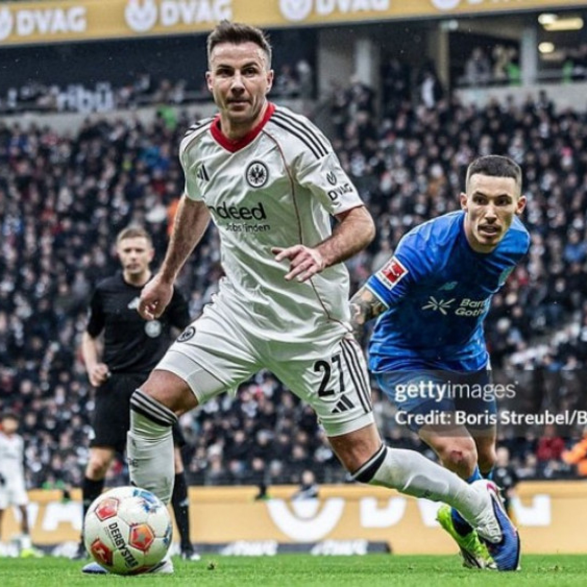  - Video bóng đá Frankfurt - Leverkusen: Rực lửa 4 bàn & thẻ đỏ (Bundesliga)