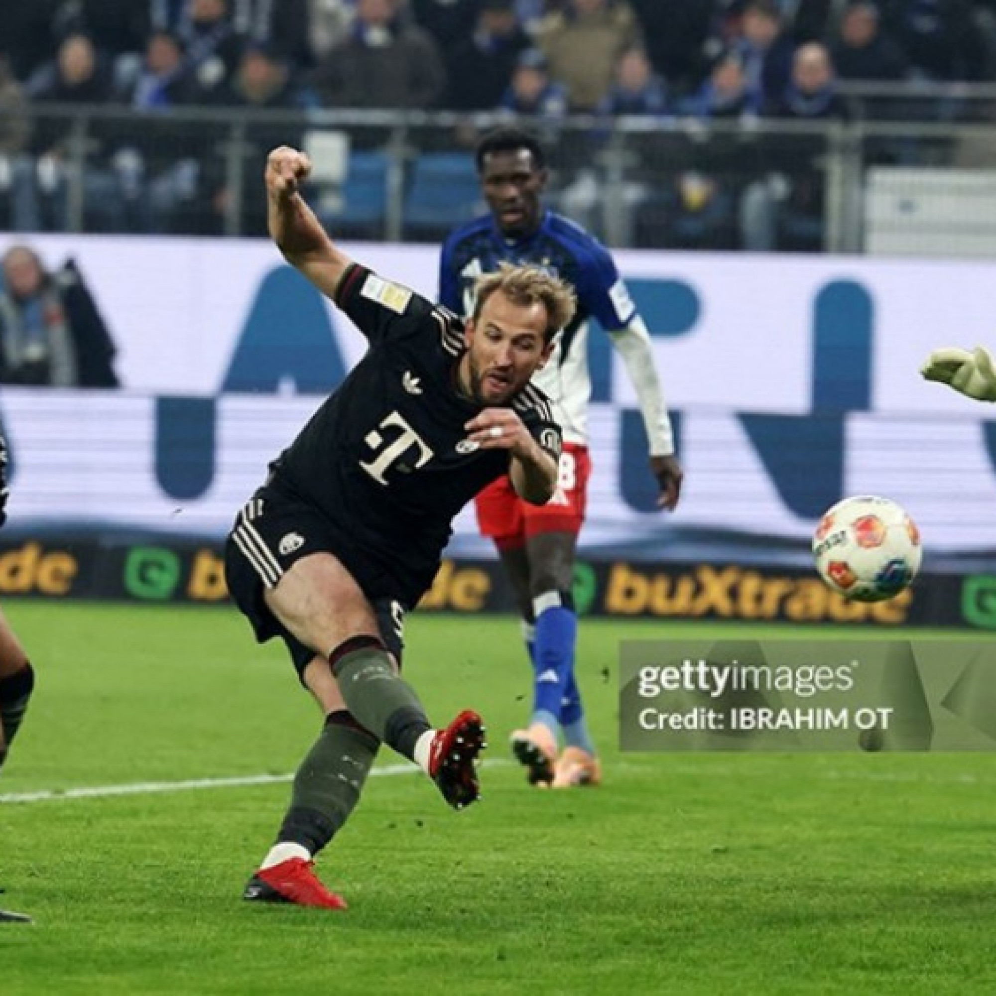  - Video bóng đá Hamburger - Bayern Munich: Harry Kane ghi bàn, rượt đuổi kịch tính (Bundesliga)